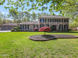 8 Brentwood Dr, Jackson, NJ 08527