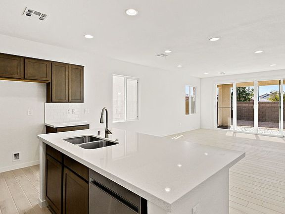 5th image of 218 Seven Valleys Ct