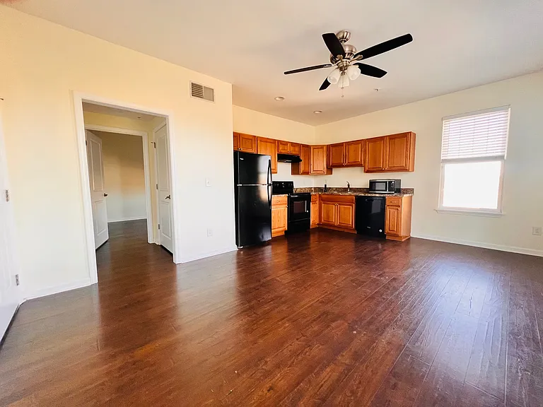 1624 16th Ave S #202 — Photo 3