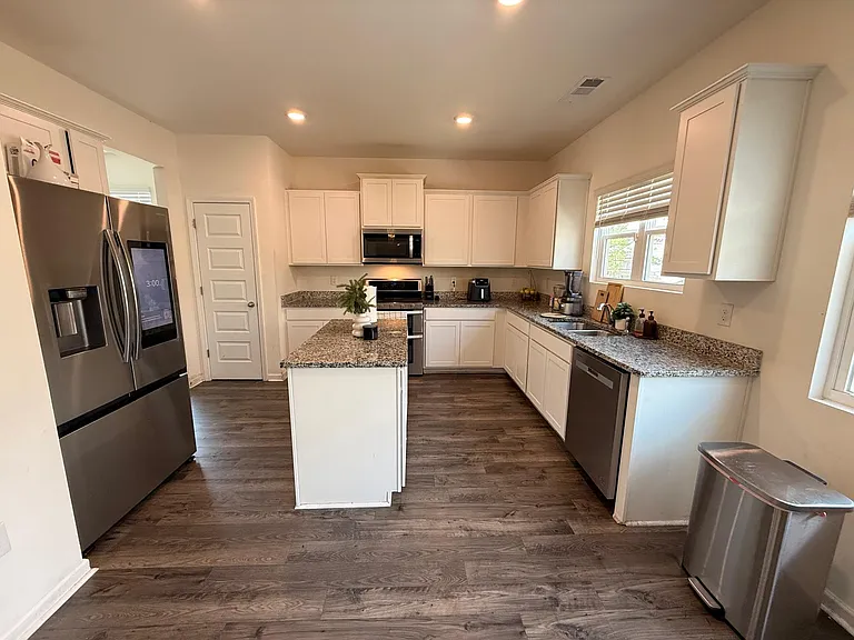 1435 Village Brook Dr — Photo 5
