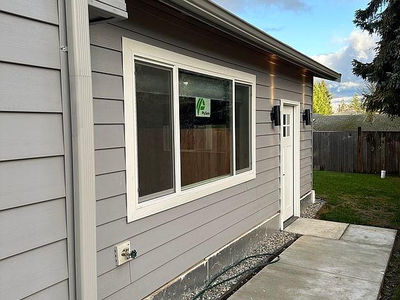 2nd image of 11436 110th Ave NE #C