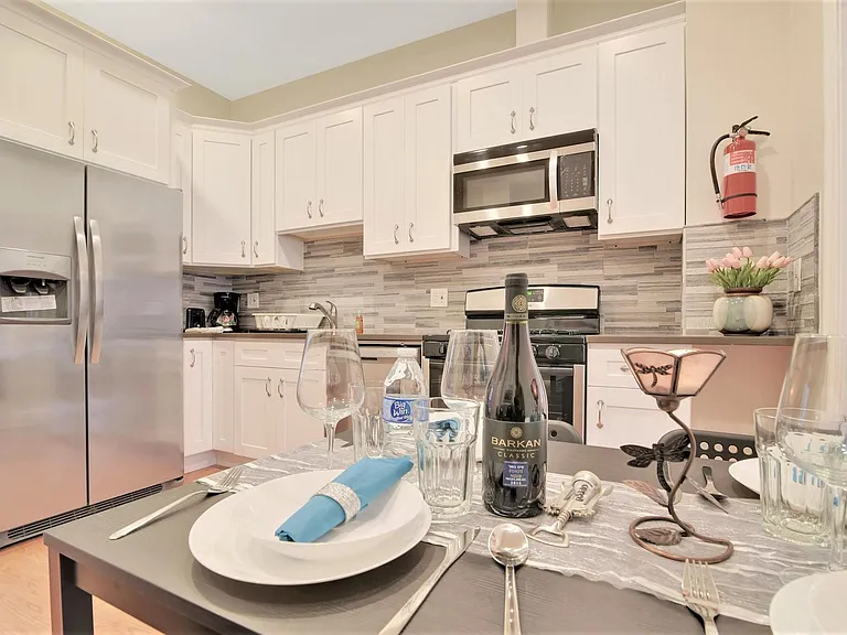 932 Summit Ave #B — Photo 5