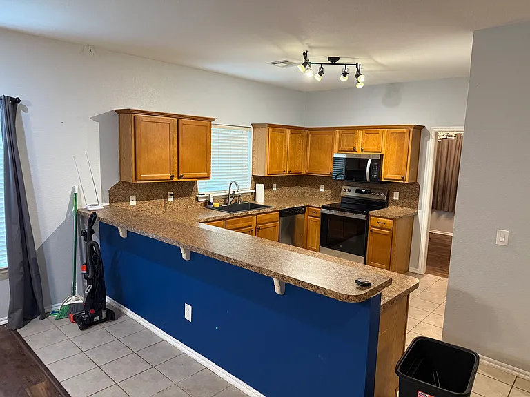 6021 SE 71st St — Photo 3