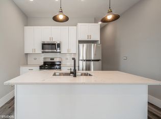 639 W 18th St #2F, Chicago, IL 60616