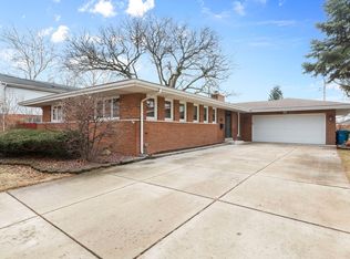 5205 W 105th Pl, Oak Lawn, IL 60453