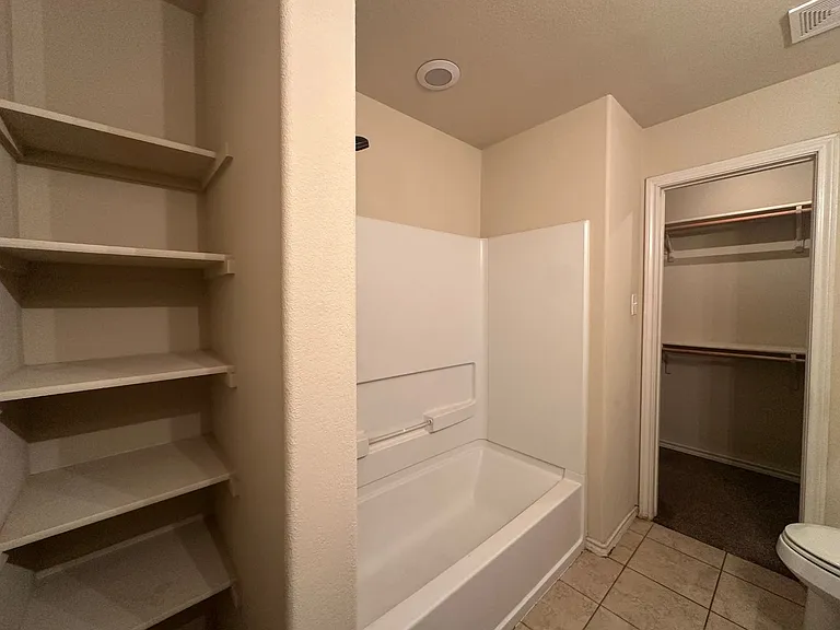 160 Creekside Villa Dr — Photo 16
