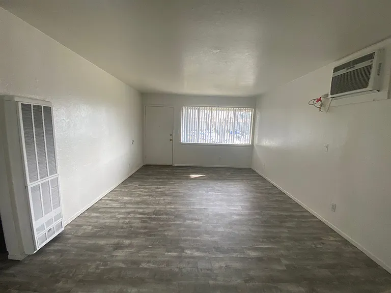 Courtside Apartments — Photo 14