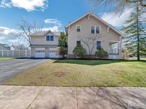 157 N Randolphville Rd, Piscataway, NJ 08854