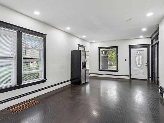4th image of 615 Gates Ave