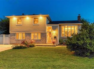 2716 Boundary Rd, Bellmore, NY 11710