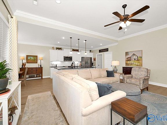 5th image of 251 Pumprock Dr