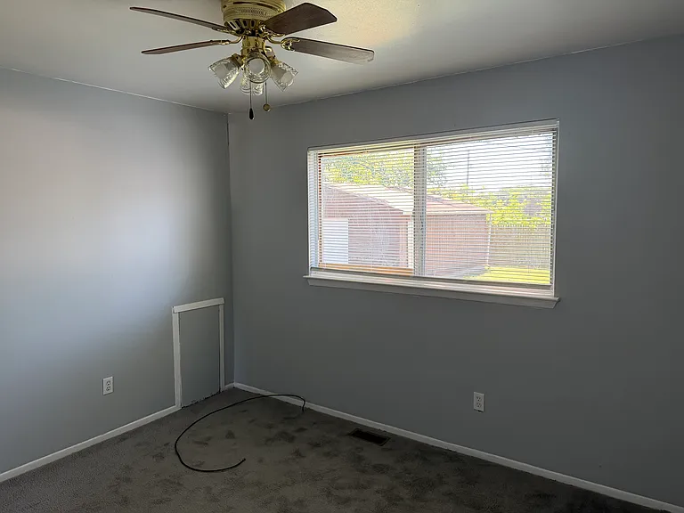 13050 Georgiana Ave — Photo 8