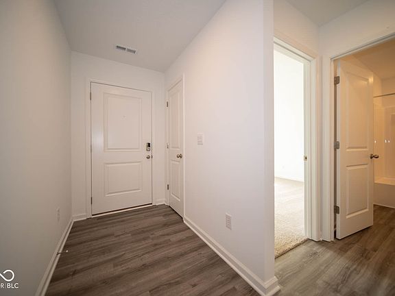 5th image of 1536 Byron St