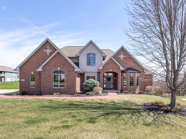 6462 Torrey Pines Dr, Dubuque, IA 52002