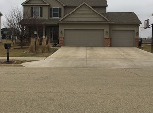 1253 E Monroe St, Morton, IL 61550