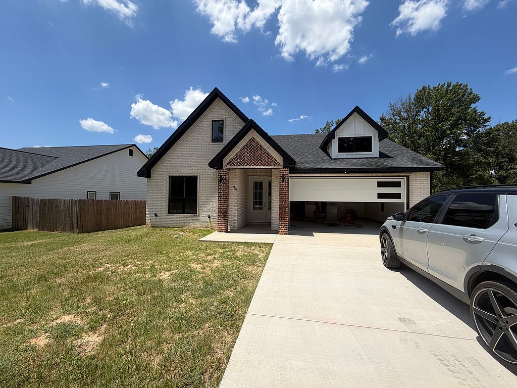 937 N Lawn Ave - Property Image