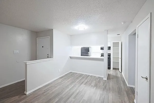 City Crest Apartments — Photo 6