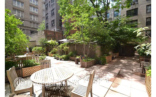 Sold by Douglas Elliman | media 18