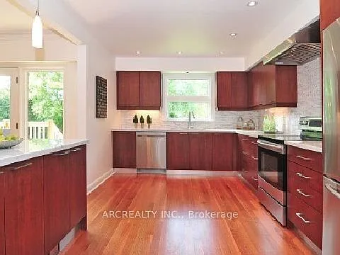 230 Betty Ann Dr — Photo 4