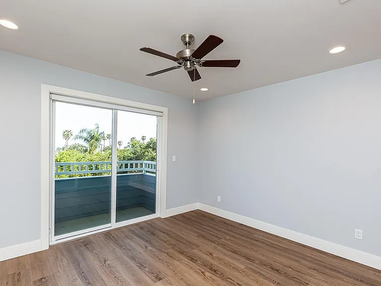 1438 Hornblend St — Photo 14