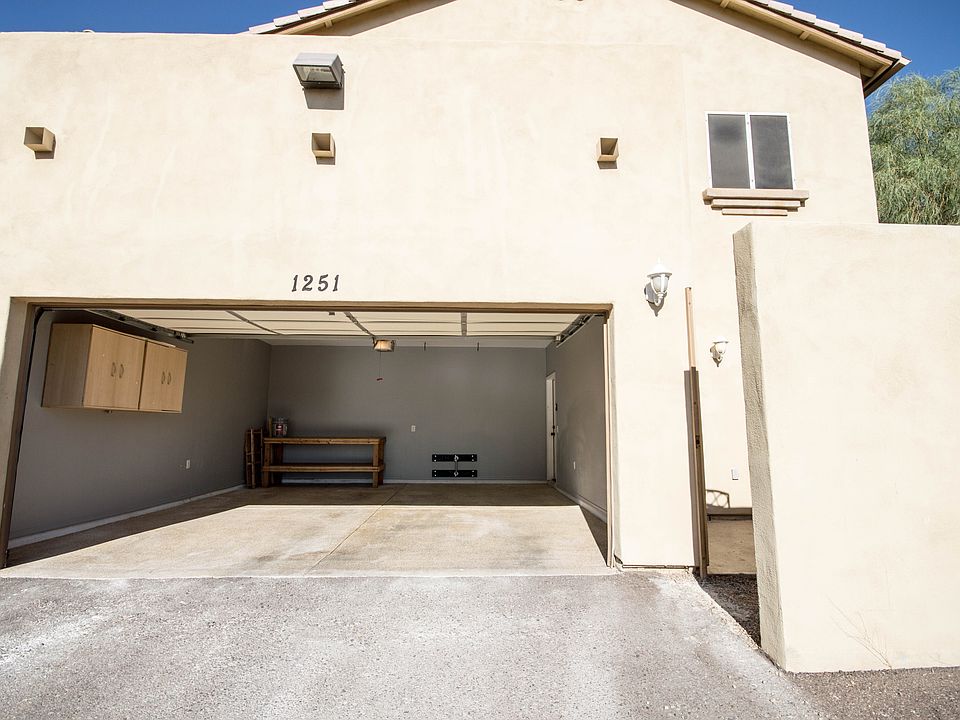 Insulated 2-Car Garage