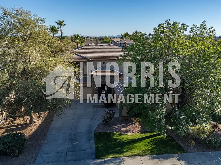 311 W Blue Lagoon Dr — Photo 2