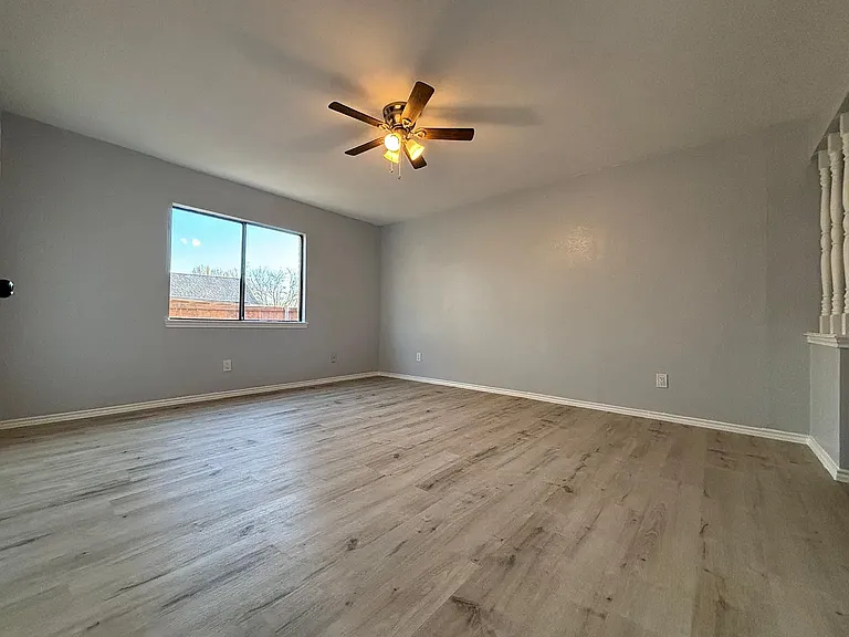 7921 Freeland Dr — Photo 11