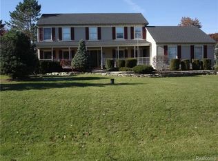 9799 Rosemary Ln, Brighton, MI