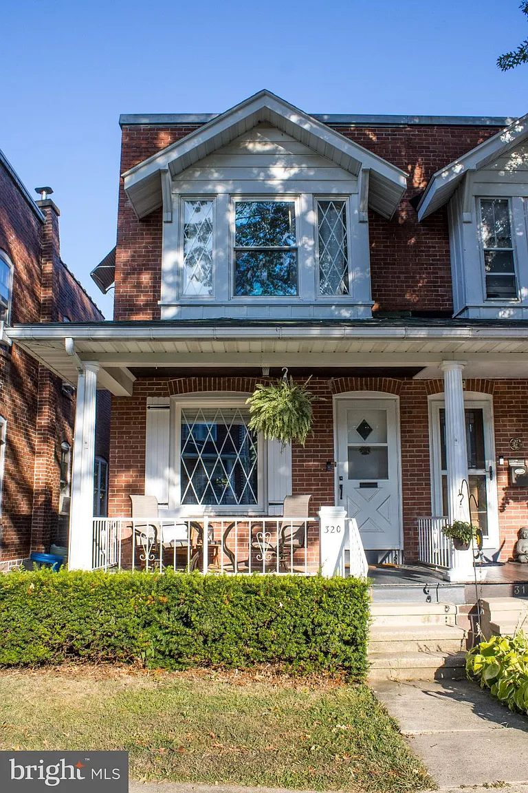 320 S Sterley St photo 1
