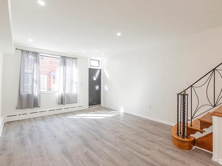 741 S Darien St — Photo 5