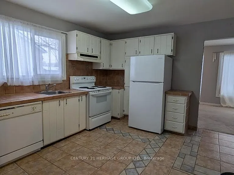 712 Victory Dr #MAIN — Photo 3