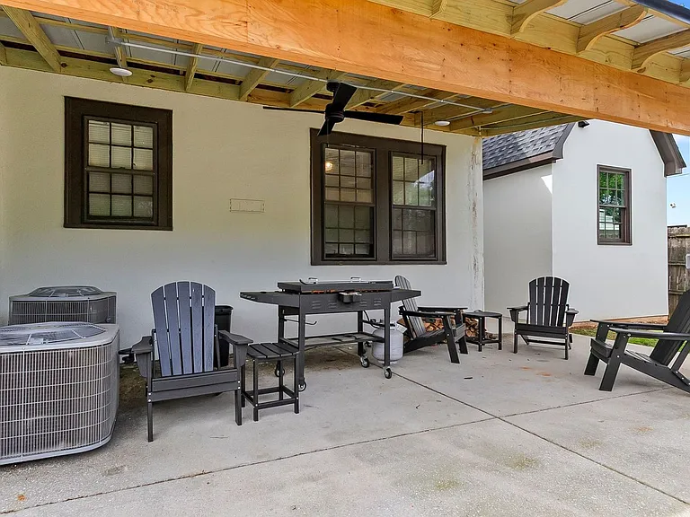 1304 Riverside Dr — Photo 21