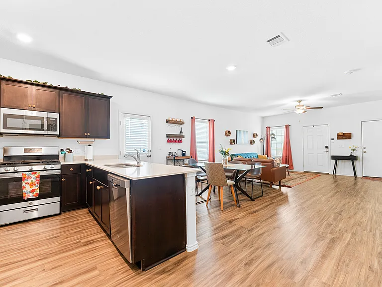 6009 Jagger Ave — Photo 11