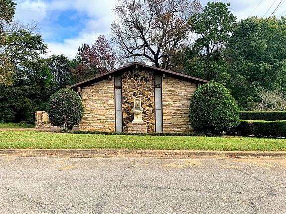 3rd image of 804 Millard Dr
