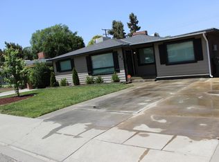 944 E Academy Ave, Tulare, CA 93274