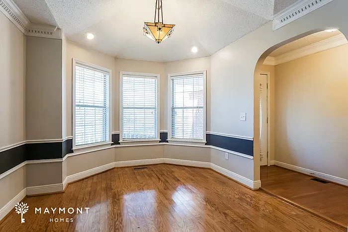 3 bed, 2.0 bath, 1349 sqft, $1,745 — Photo 4