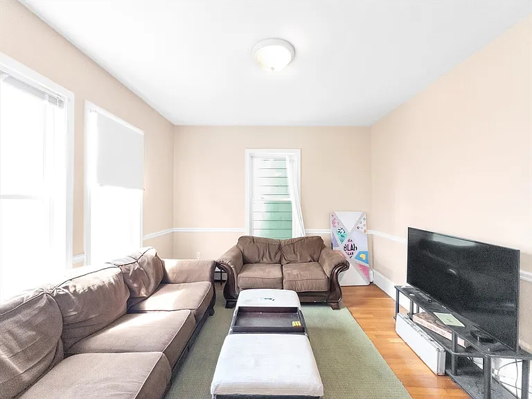 32 Fisher Ave #2 — Photo 5