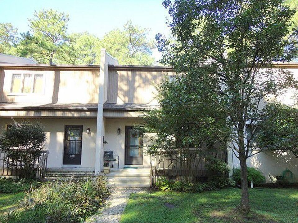 1st image of 796C Salt Pond Cir