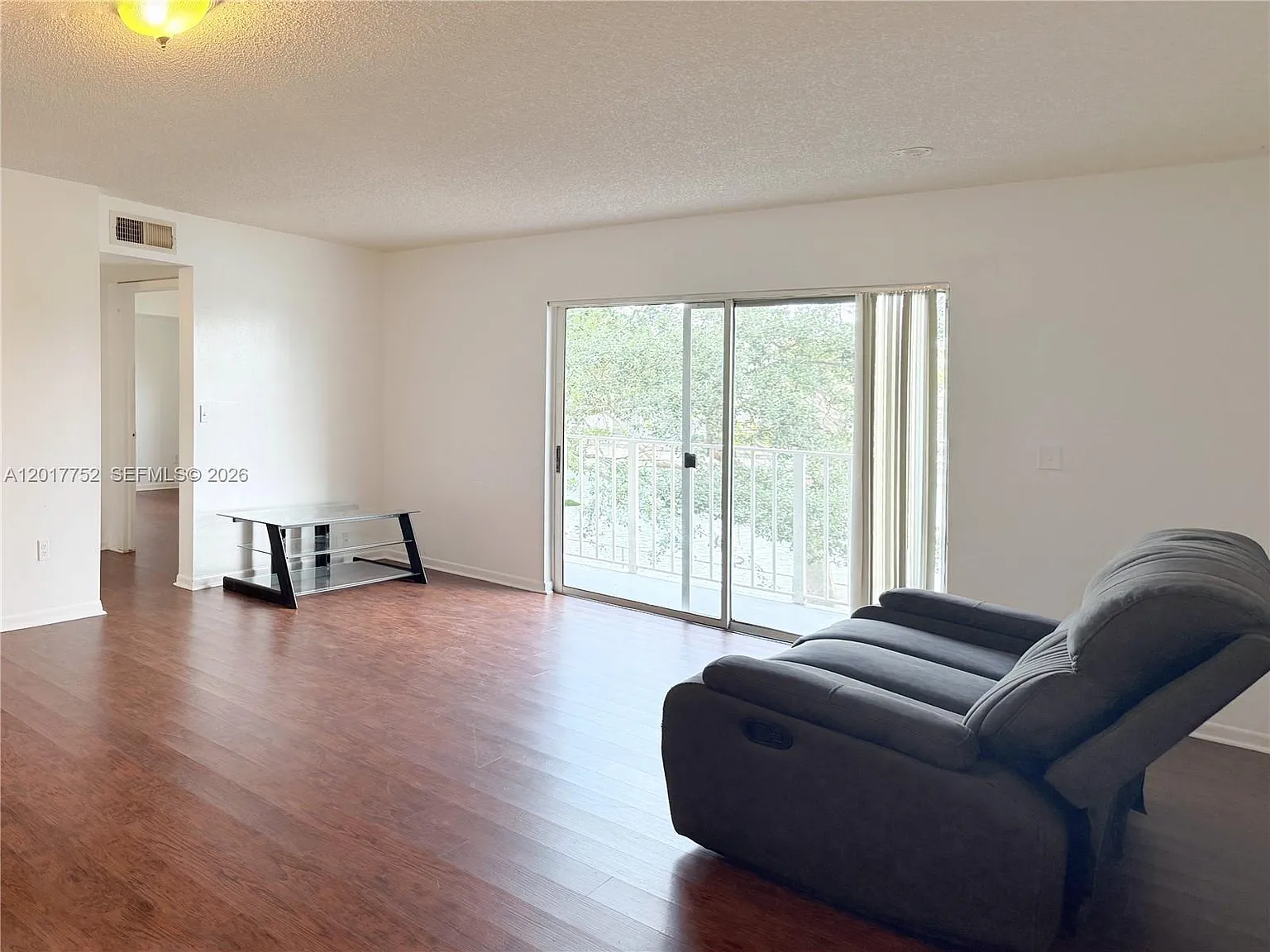 Saga Bay Gardens Condo — Photo 2