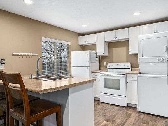 2nd image of 10355 Avondale Dr #Basement