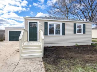 1321 Phoenix Rd, Machesney Park, IL 61115