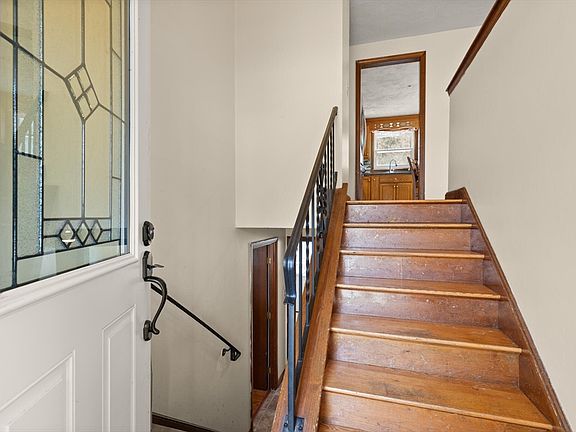 2nd image of 26 Sandy Ridge Cir