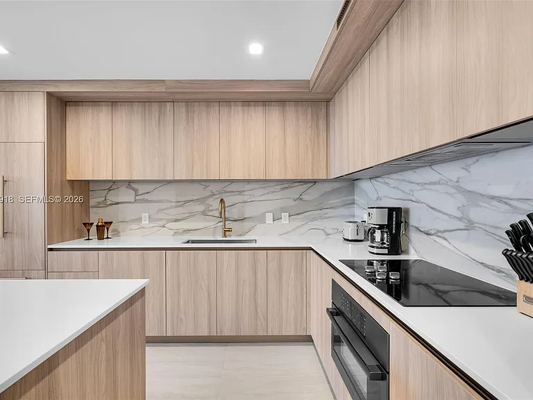 77 SE 5th St #1601 — Photo 9