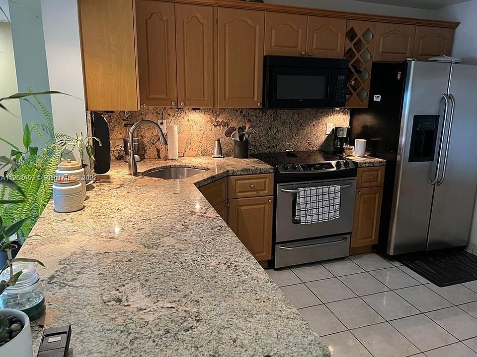 1st image of 7125 Bay Dr APT 503