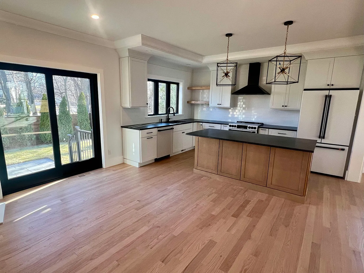4 bed, 3.5 bath, 2871 sqft, $5,300 — Photo 3