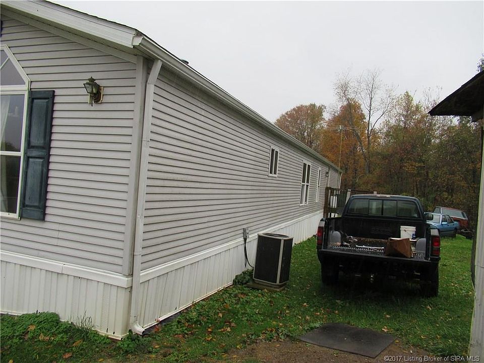 2nd image of 1121 N Shawn Dr