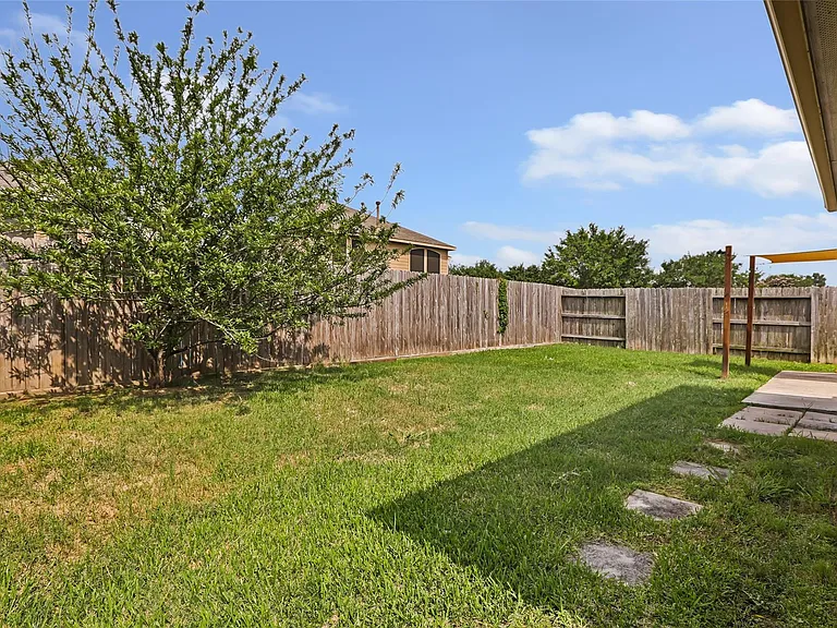 20805 Langworth Pl — Photo 9