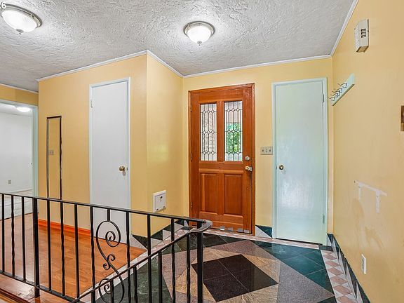 5th image of 10975 SW Walnut St