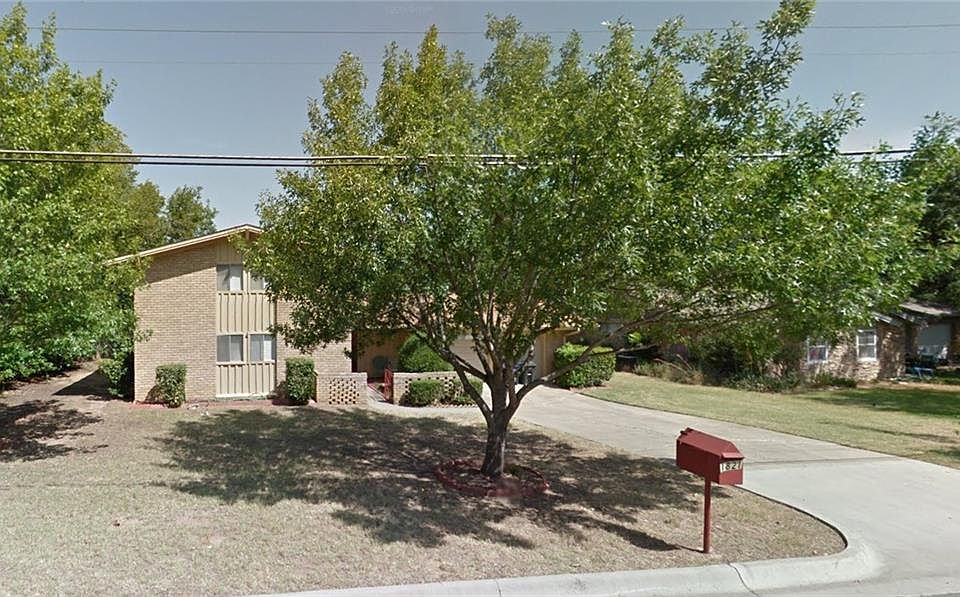 1st image of 1821 Emerson Ln