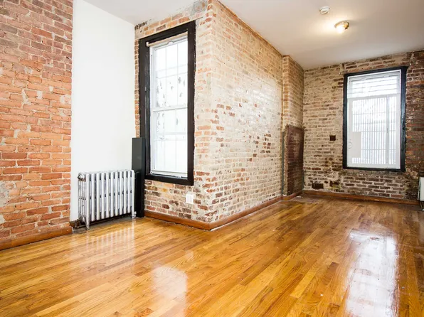 840 Hart Street image 1 of 15